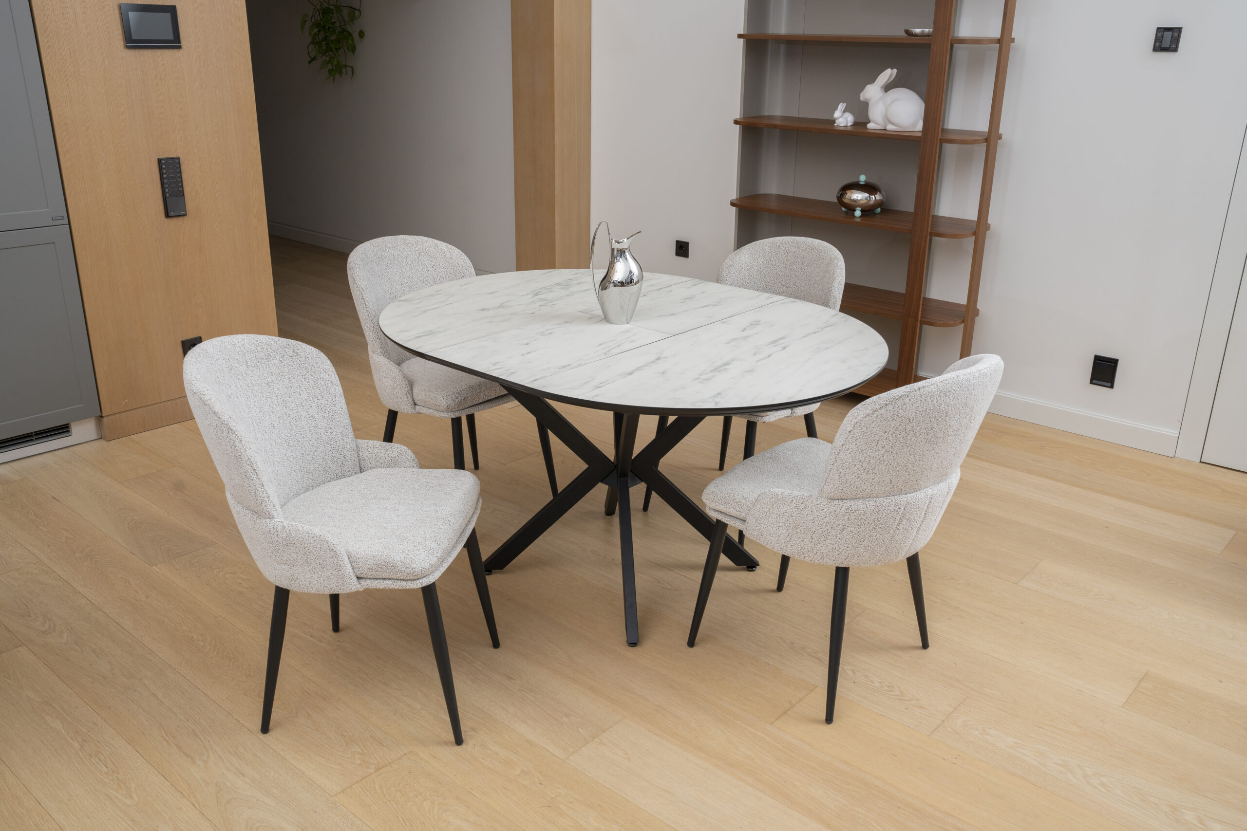 PRIV DOBOK Marmo Super Matt isskleidziamas valgomojo stalas