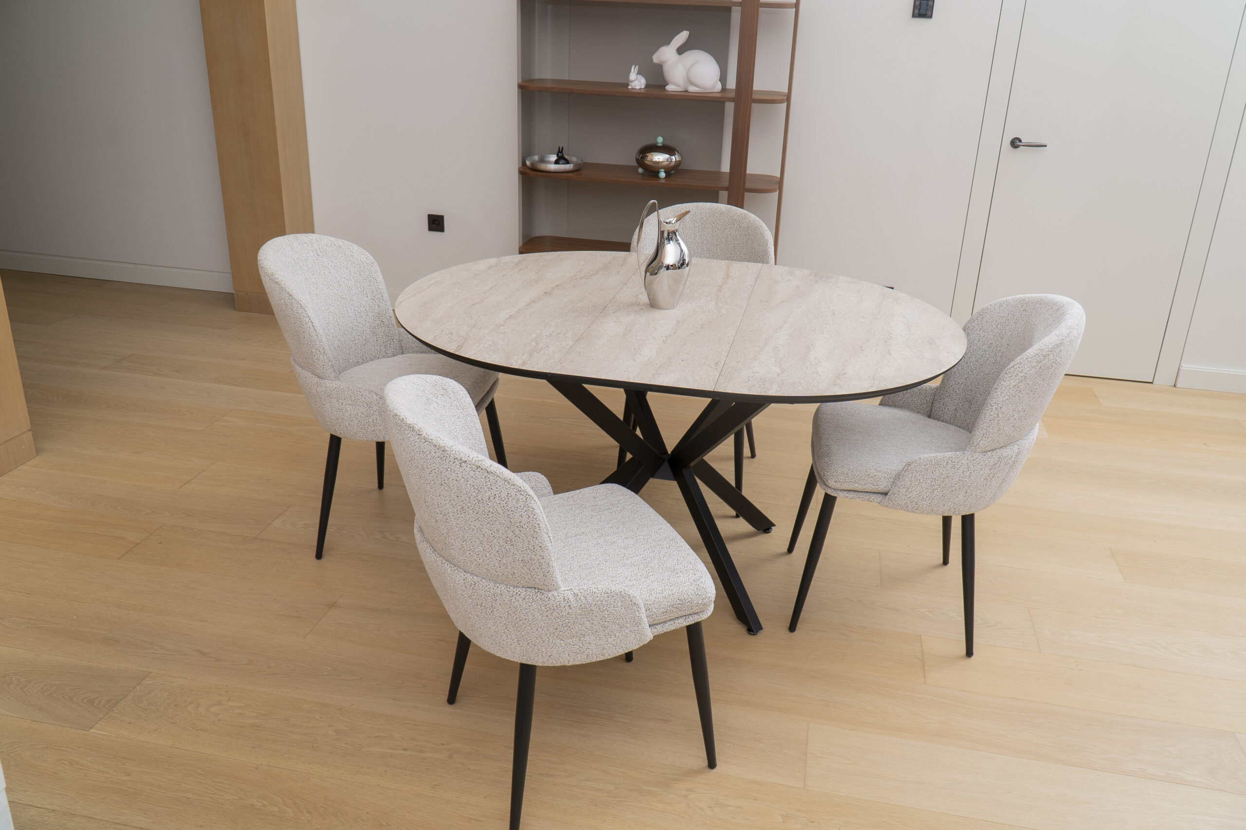 PRIV DOBOK Traventen isskleidziamas valgomojo stalas