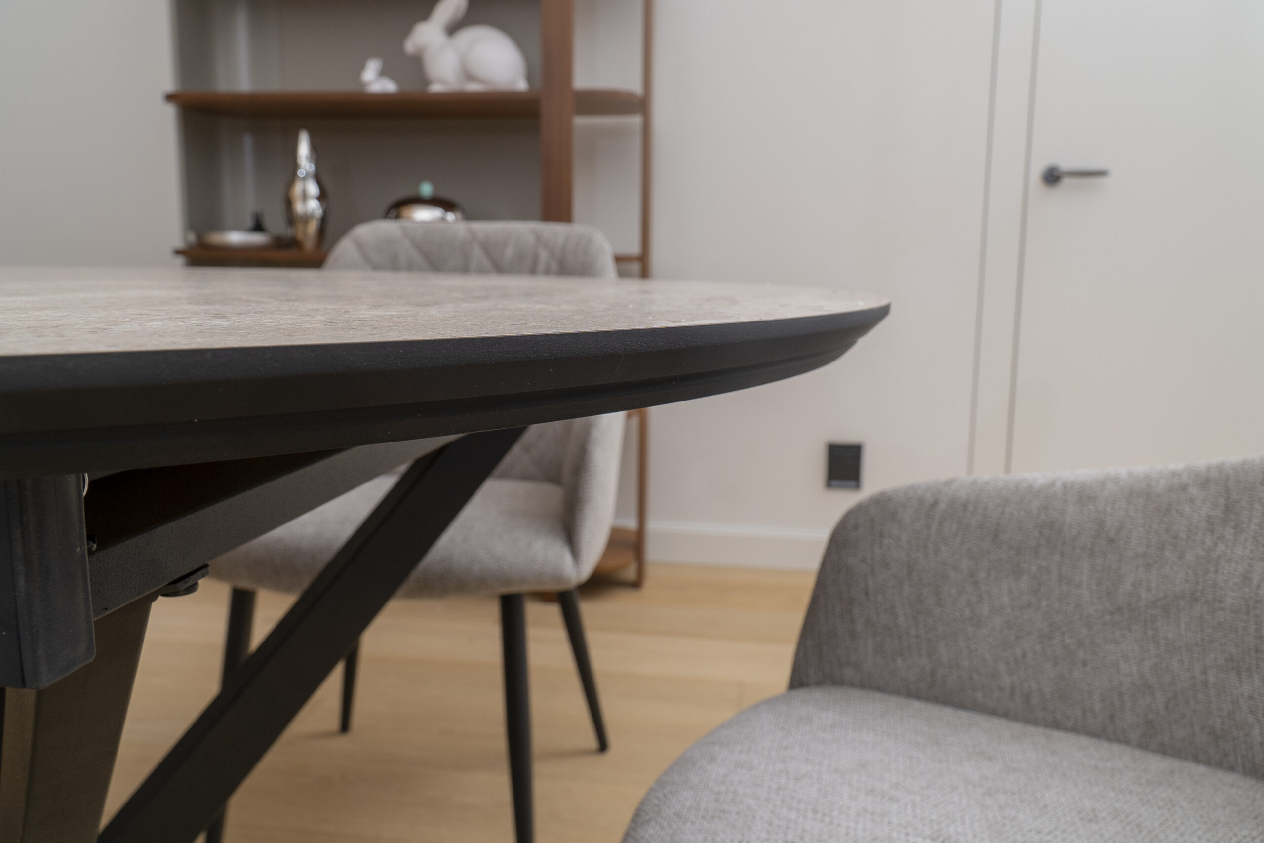 PRIV DOBOK Traventen isskleidziamas valgomojo stalas