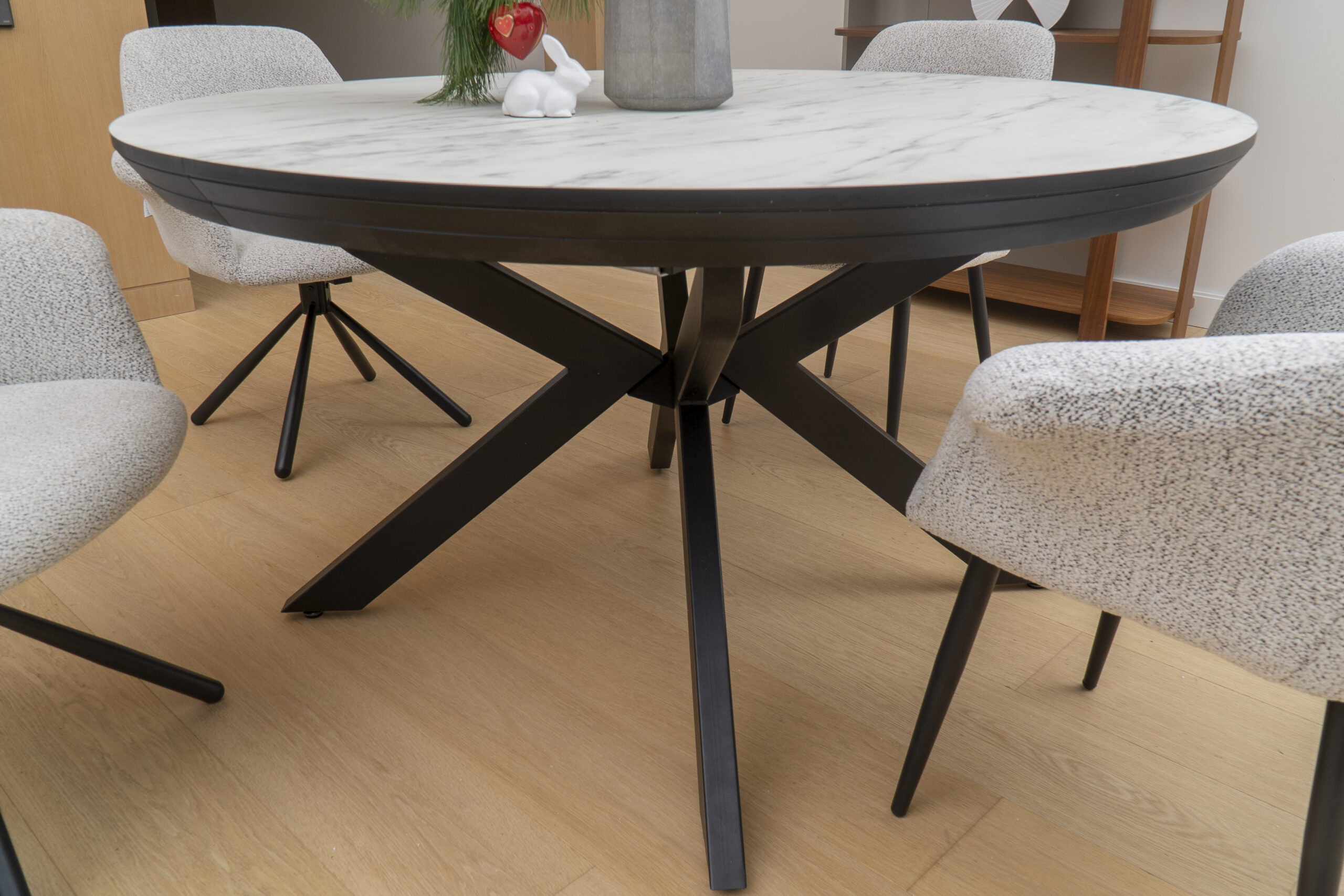 PRIV MELI Marmo Super Matt isskleidziamas valgomojo stalas